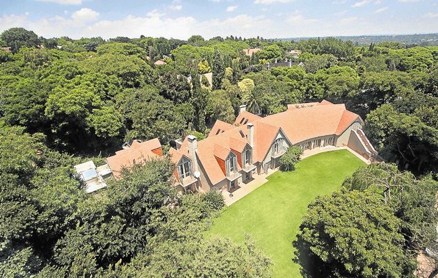 To put it in perspective, this is a mansion in Sandhurst, the richest zipcode in all of Africa. This is 5 minutes from my apartment and about 30 minutes from Soweto.