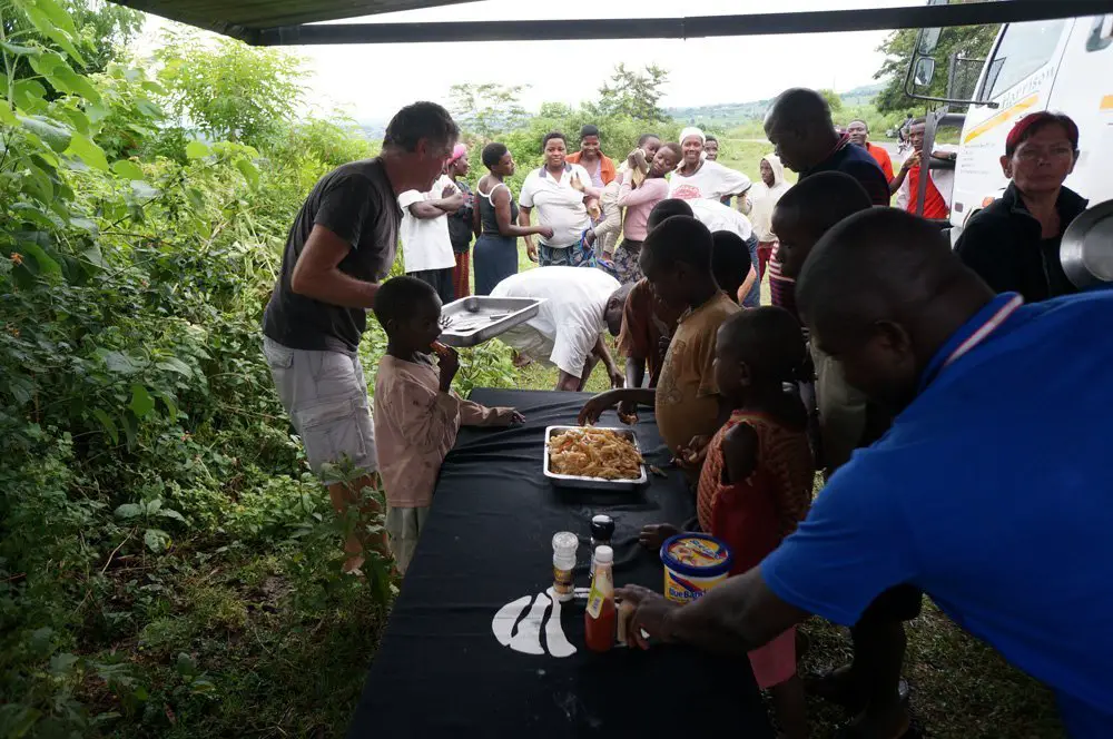 uganda lunch overland tour nomad