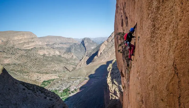 climbing-tafraoute-morocco