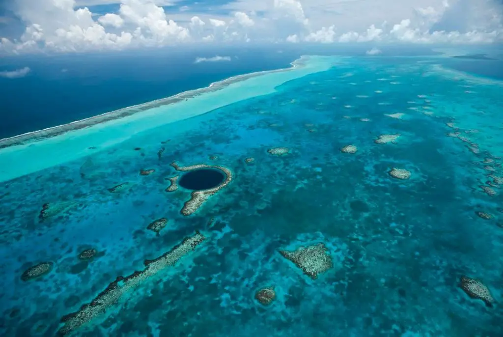 belize blue hole reef atoll
