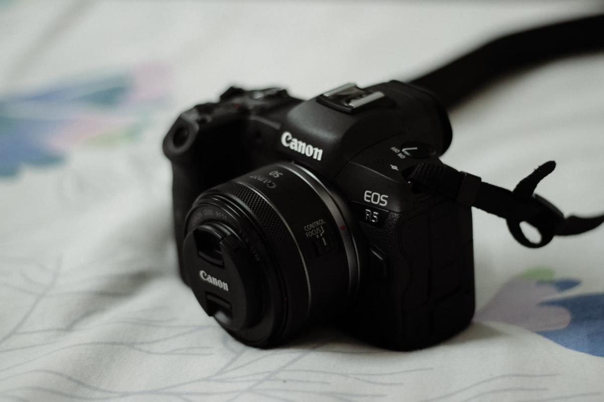 canon mirrorless digital dslr camera