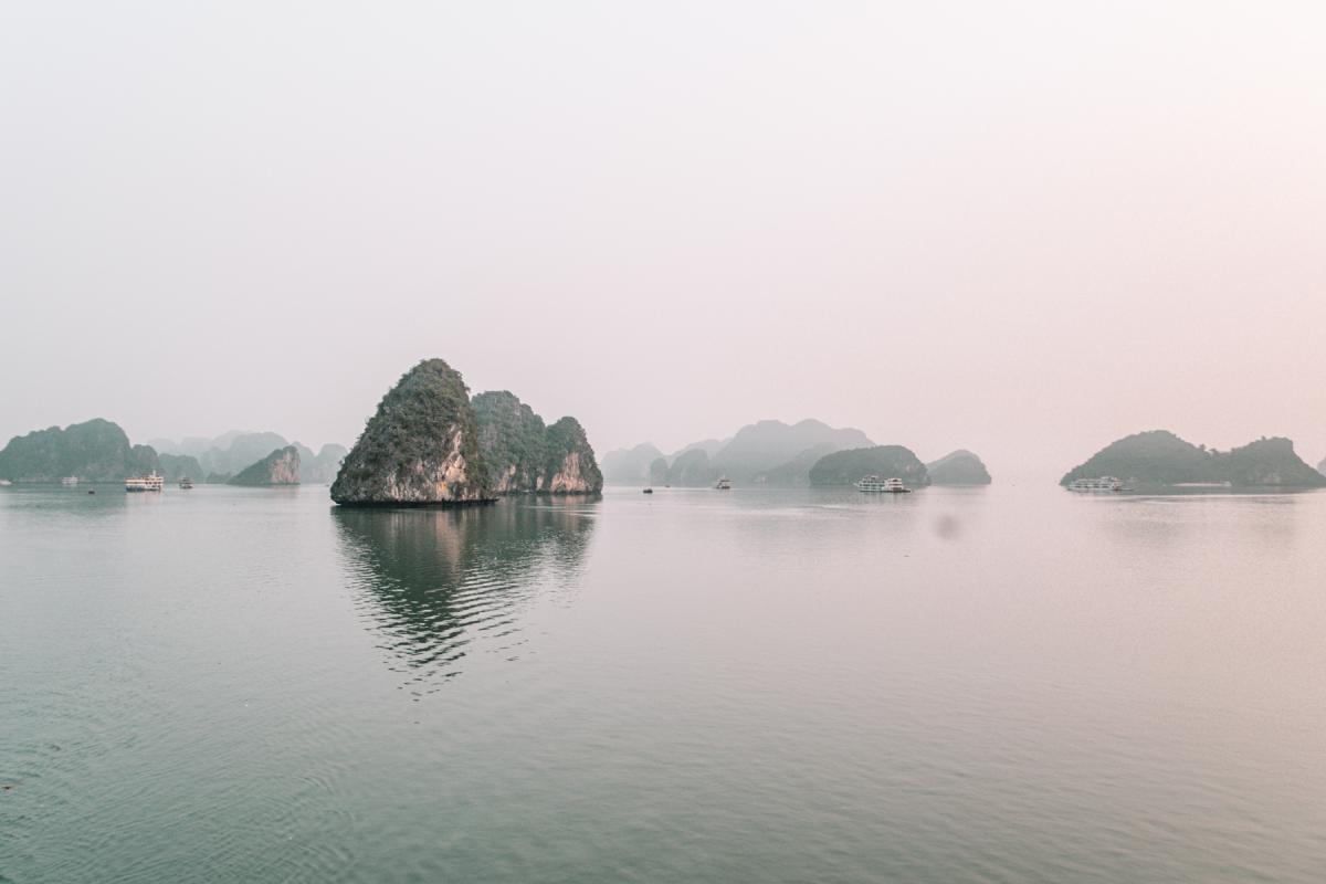 halong bay vietnam cruise