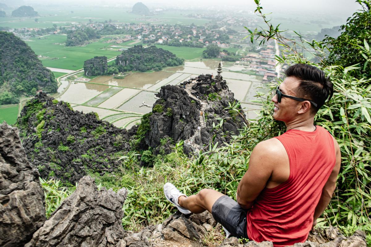 Mua caves ninh binh vietnam mountain