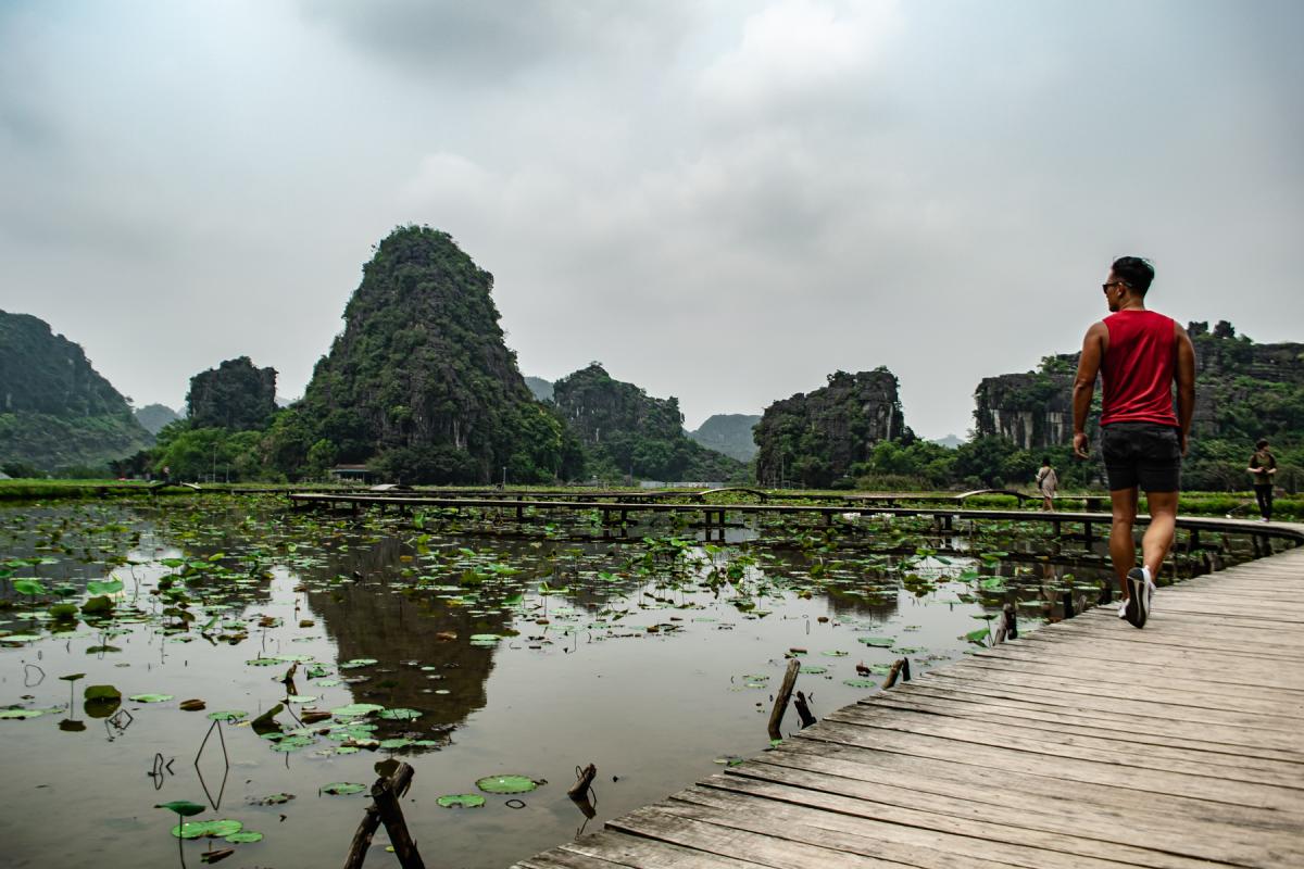 Mua caves ninh binh vietnam mountain