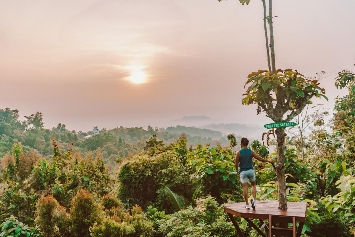 Setumbu Hill sunrise viewpoint Borobudur temple