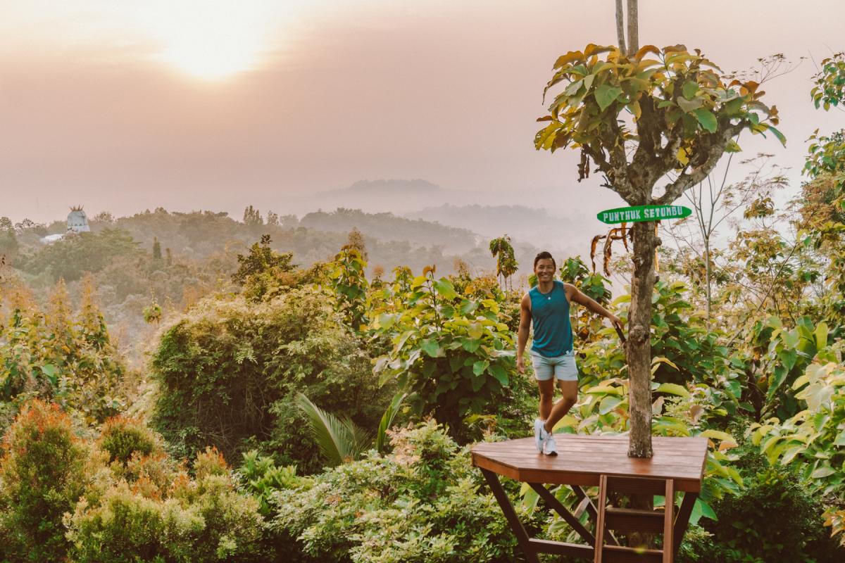 Setumbu Hill sunrise viewpoint Borobudur temple