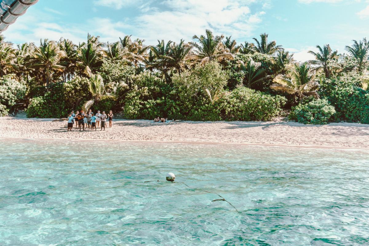 barefoot Manta resort yasawa fiji