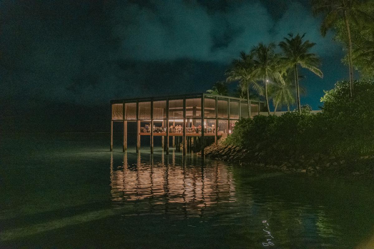 Summer pavilion restaurant ritz carlton maldives