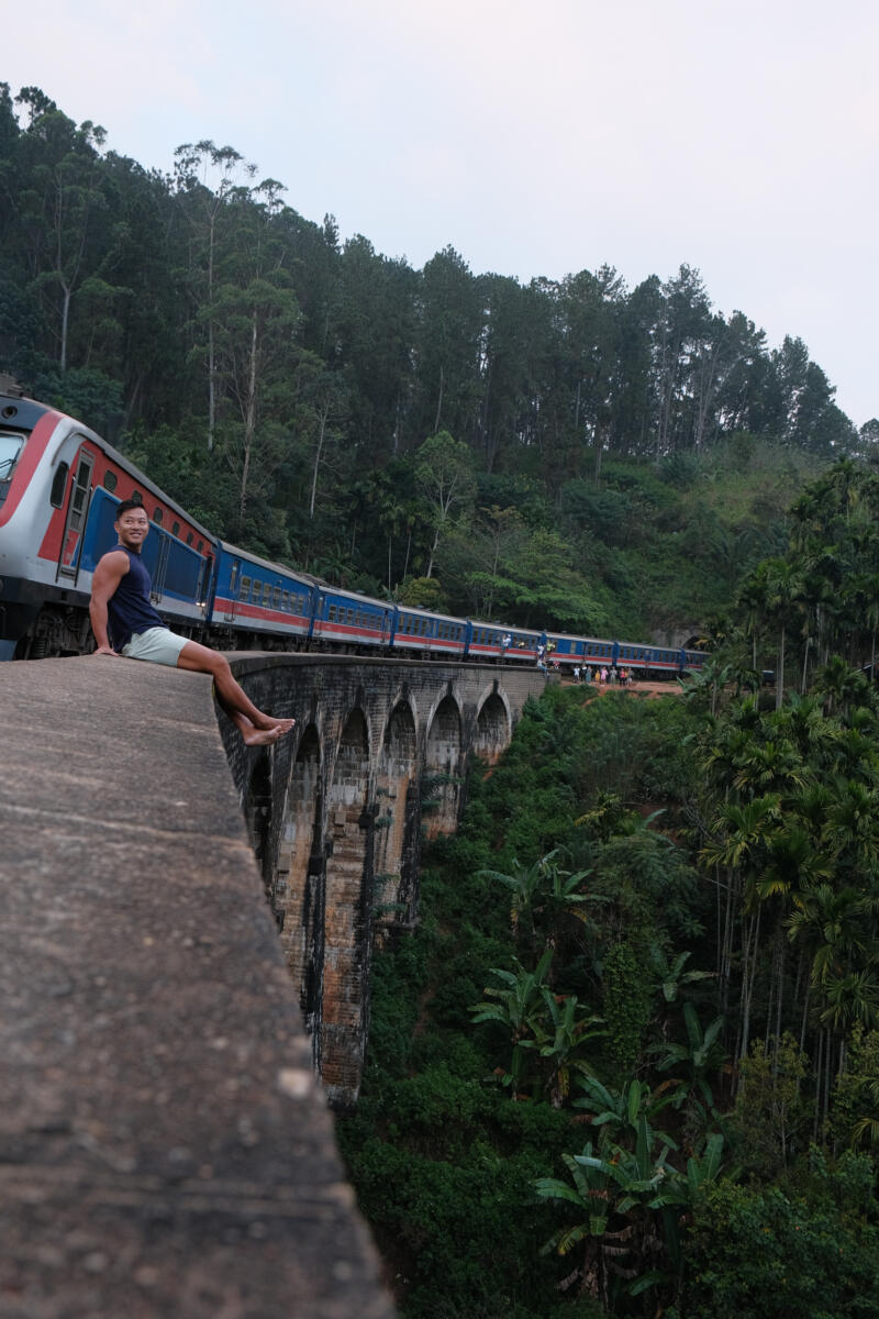 Nine arch bridge train sri lanka