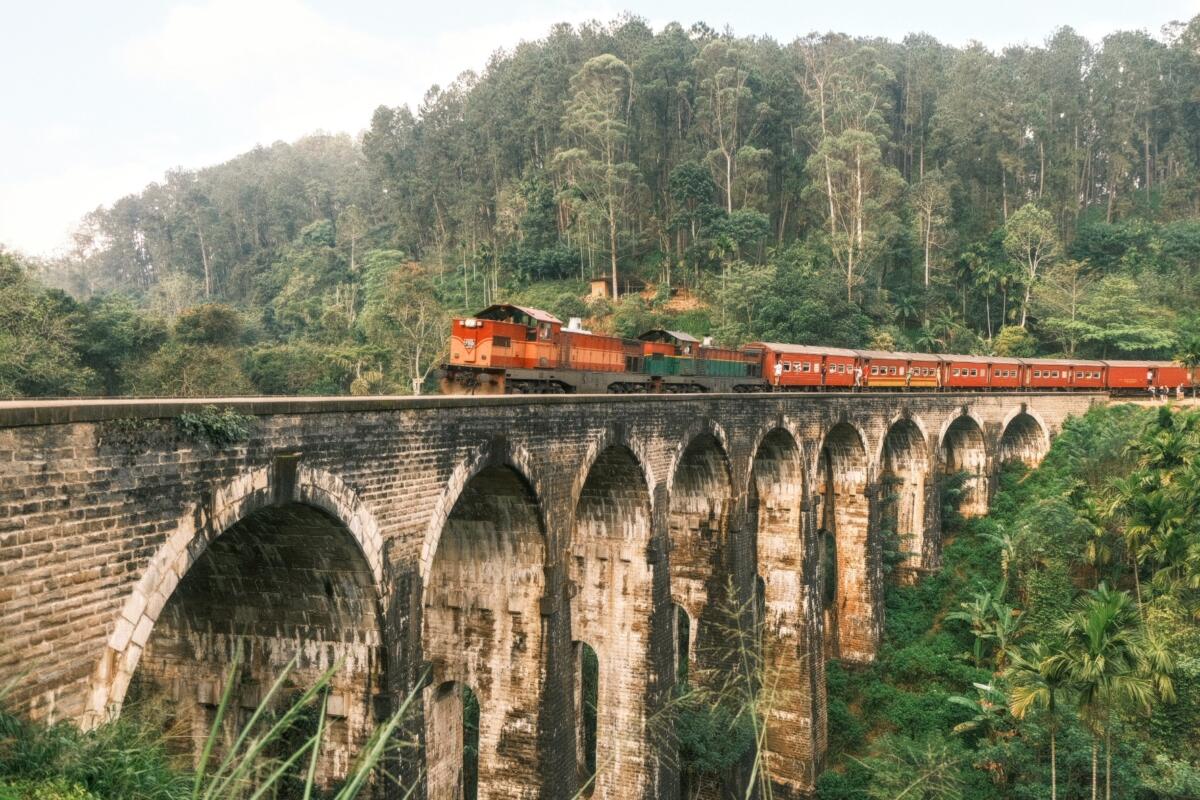 Nine arch bridge ella sri lanka