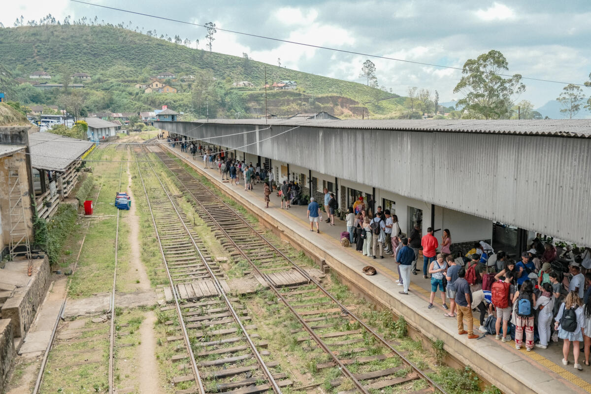 nanouya train station stri lanka