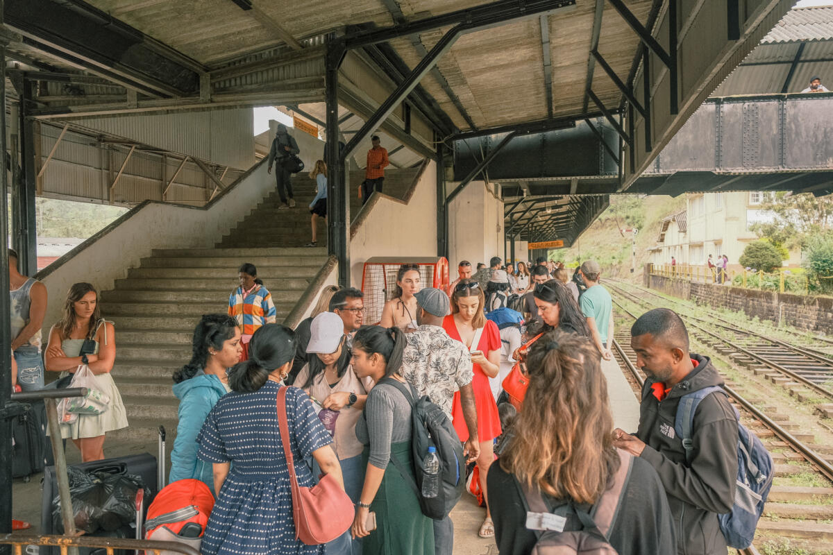 nanouya train station stri lanka