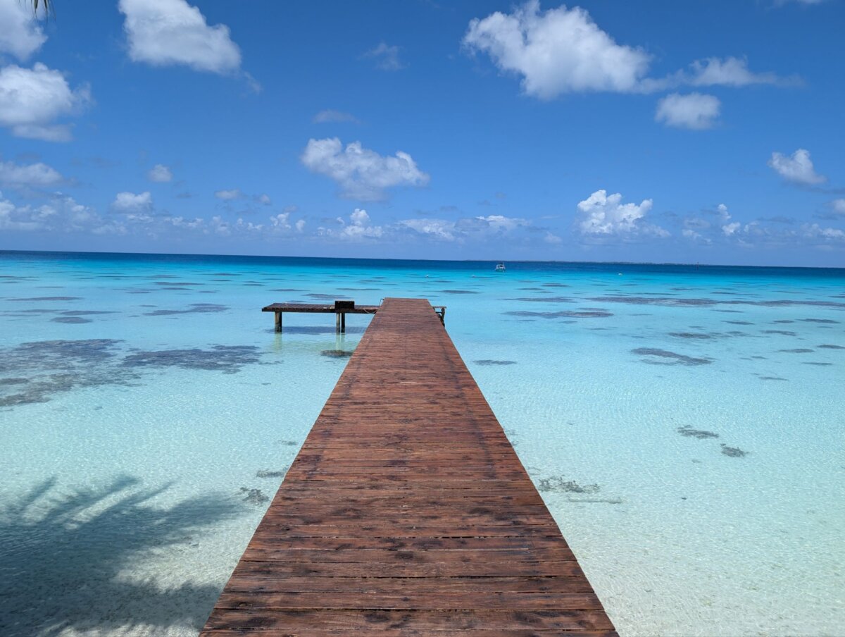 Dive shop o2 fakarava