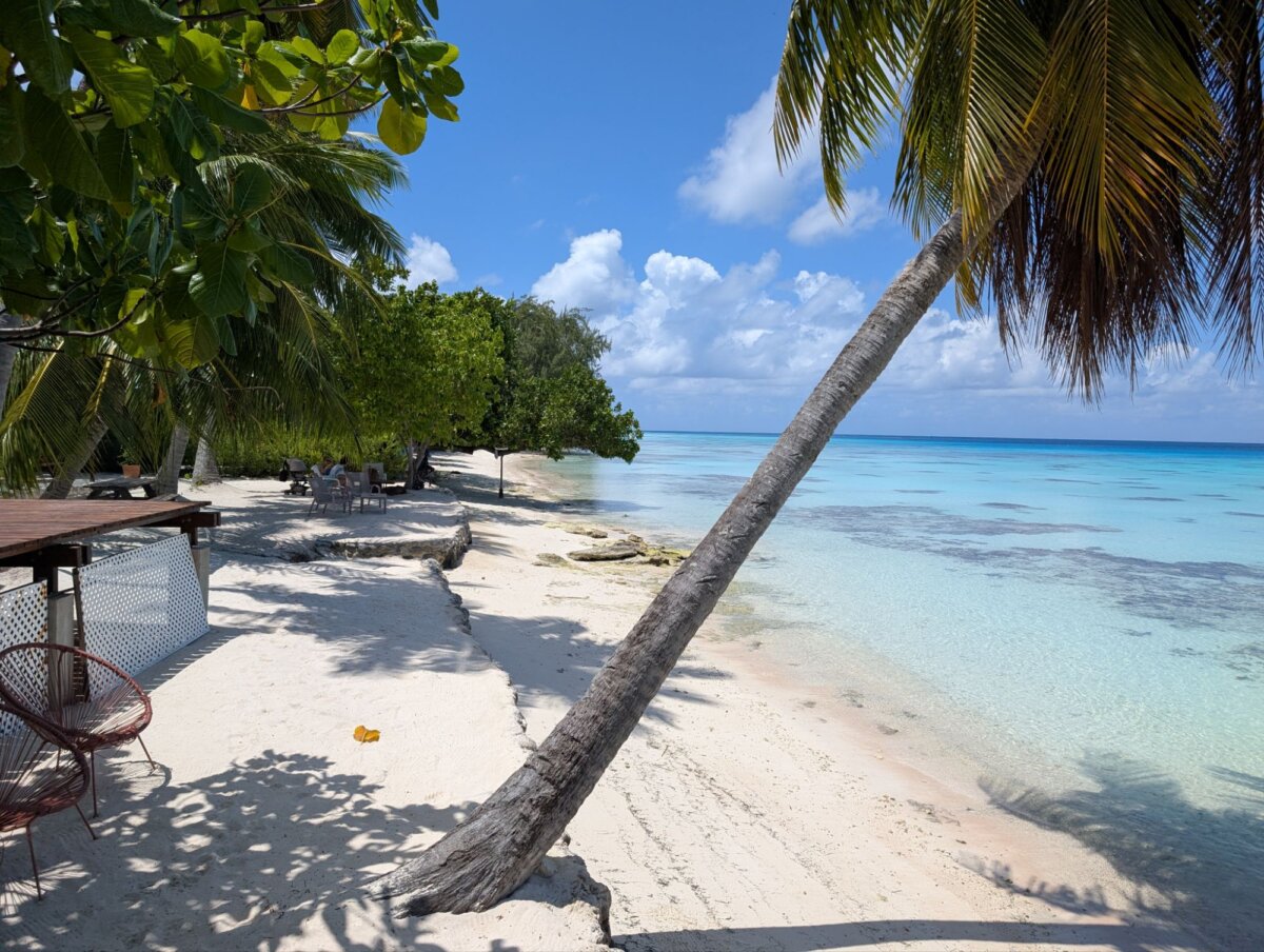 Dive shop o2 fakarava