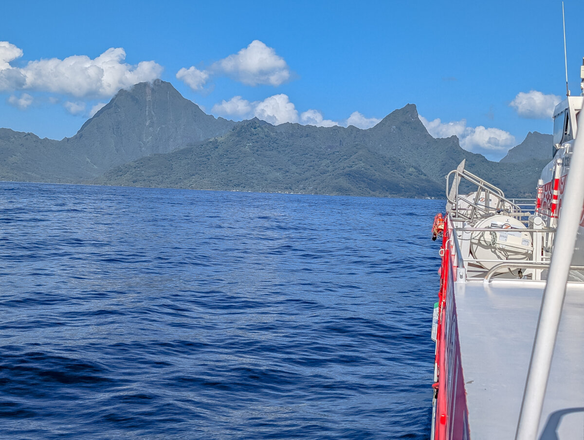 Ferry tahiti to moorea