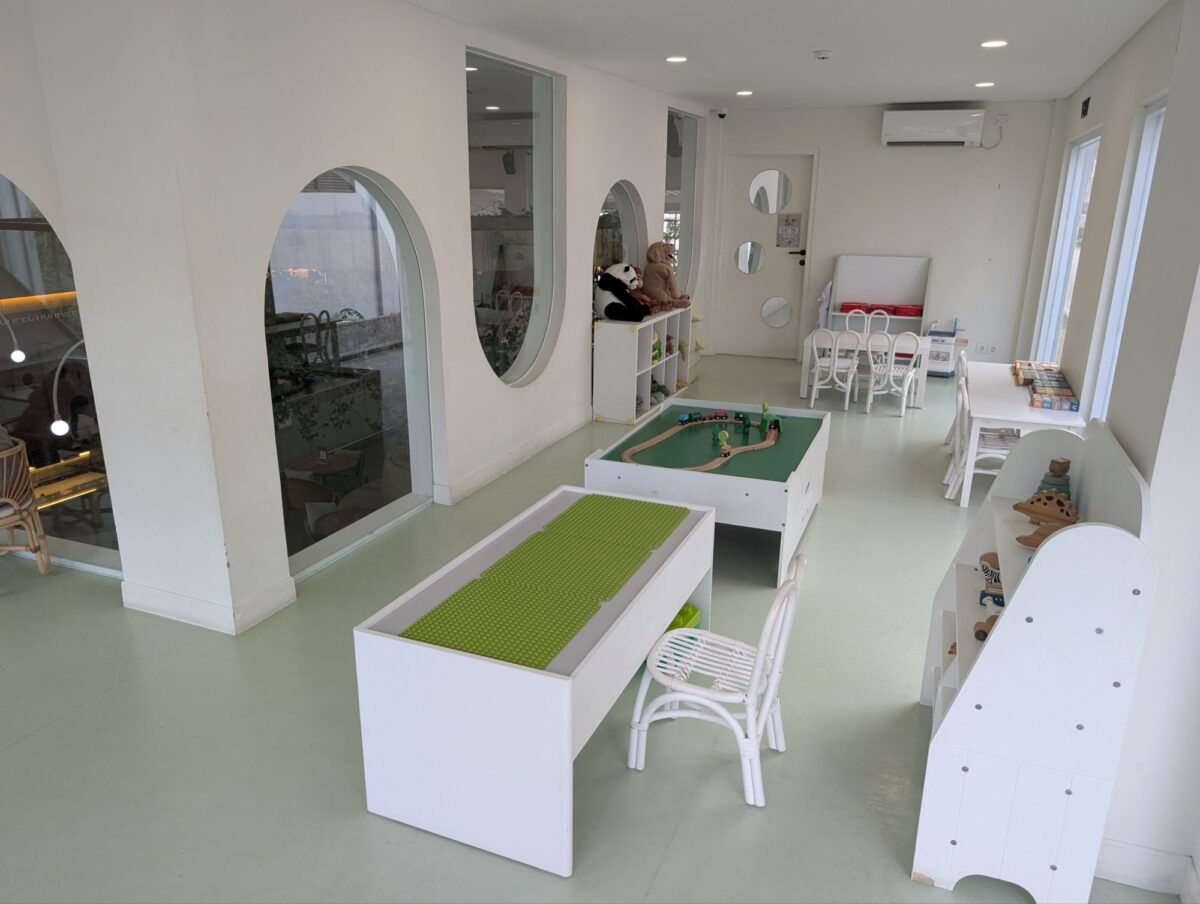 Tiny healthy family cafe bali 