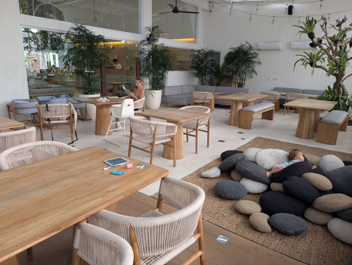 Tiny healthy family cafe bali