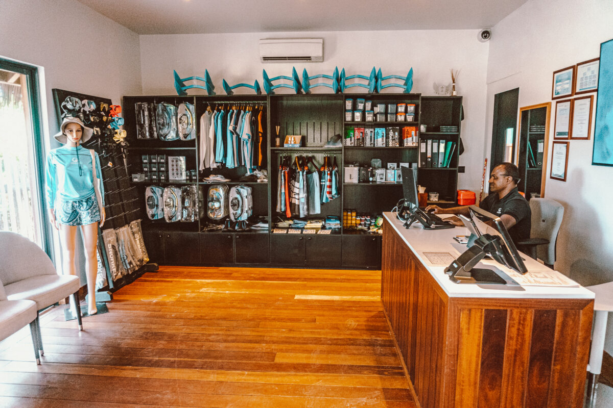 dive shop maldives waldorf astoria