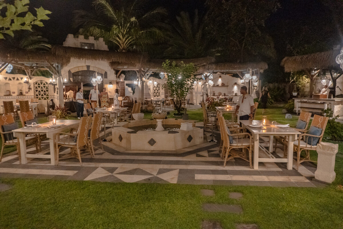 Yasmeen restaurant waldorf maldives