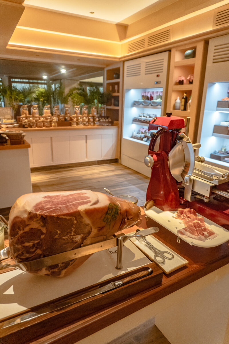 waldorf maldives breakfast buffet