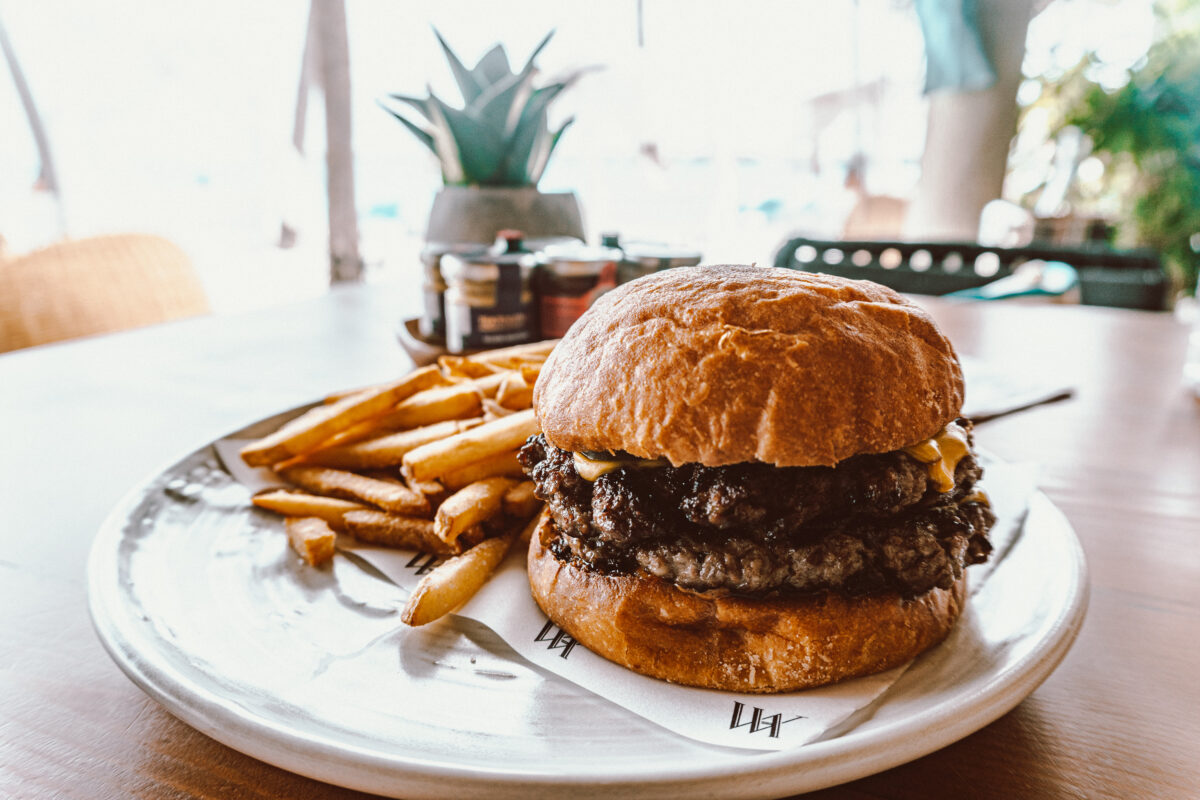 Ledge burger waldorf astoria maldives