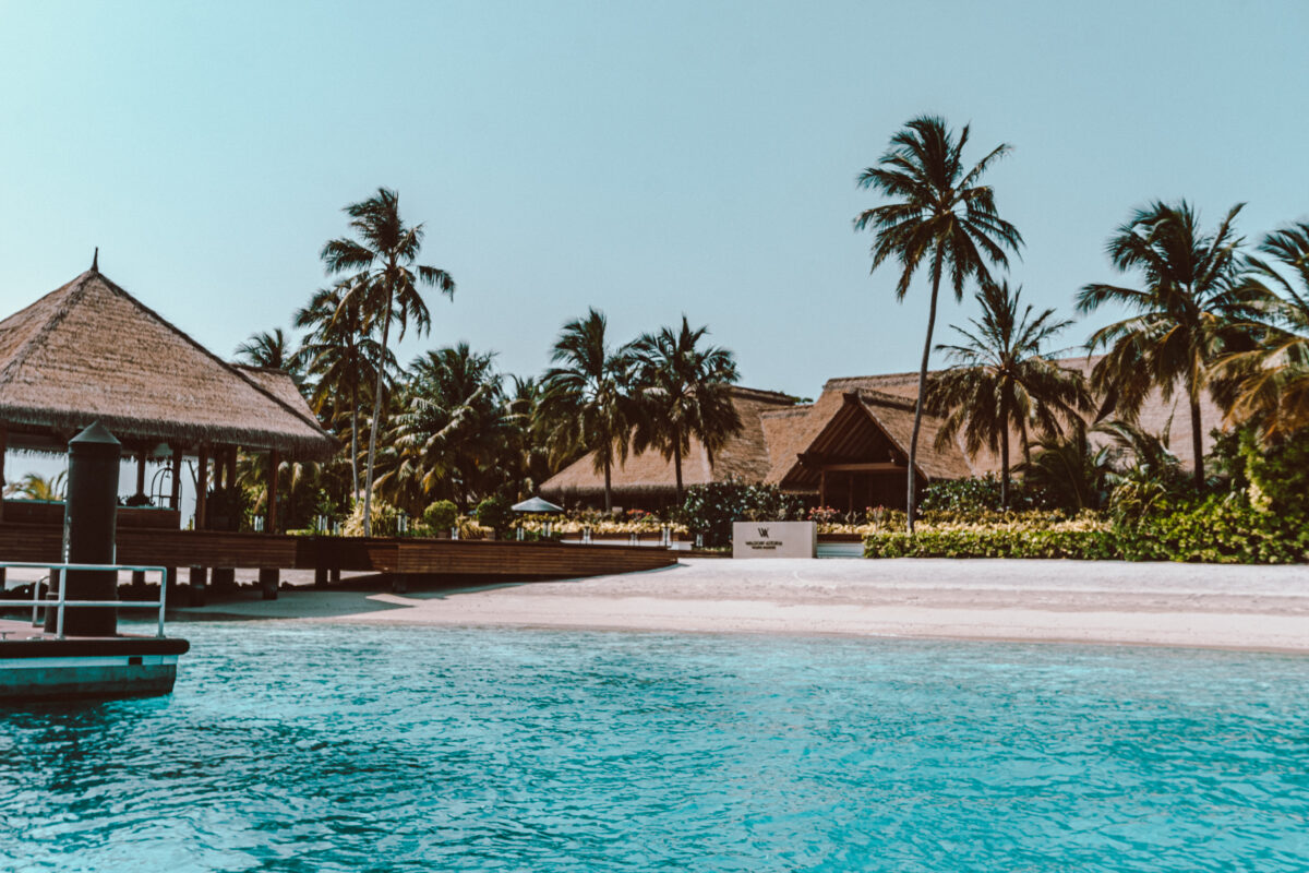 waldorf astoria entrance building maldives